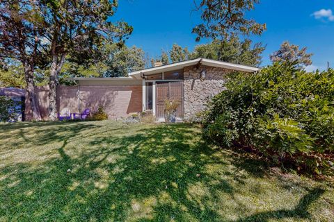 Photo of 11501 GOLDEN GATE Avenue NE, Albuquerque, NM 87111 (MLS # 1091949)