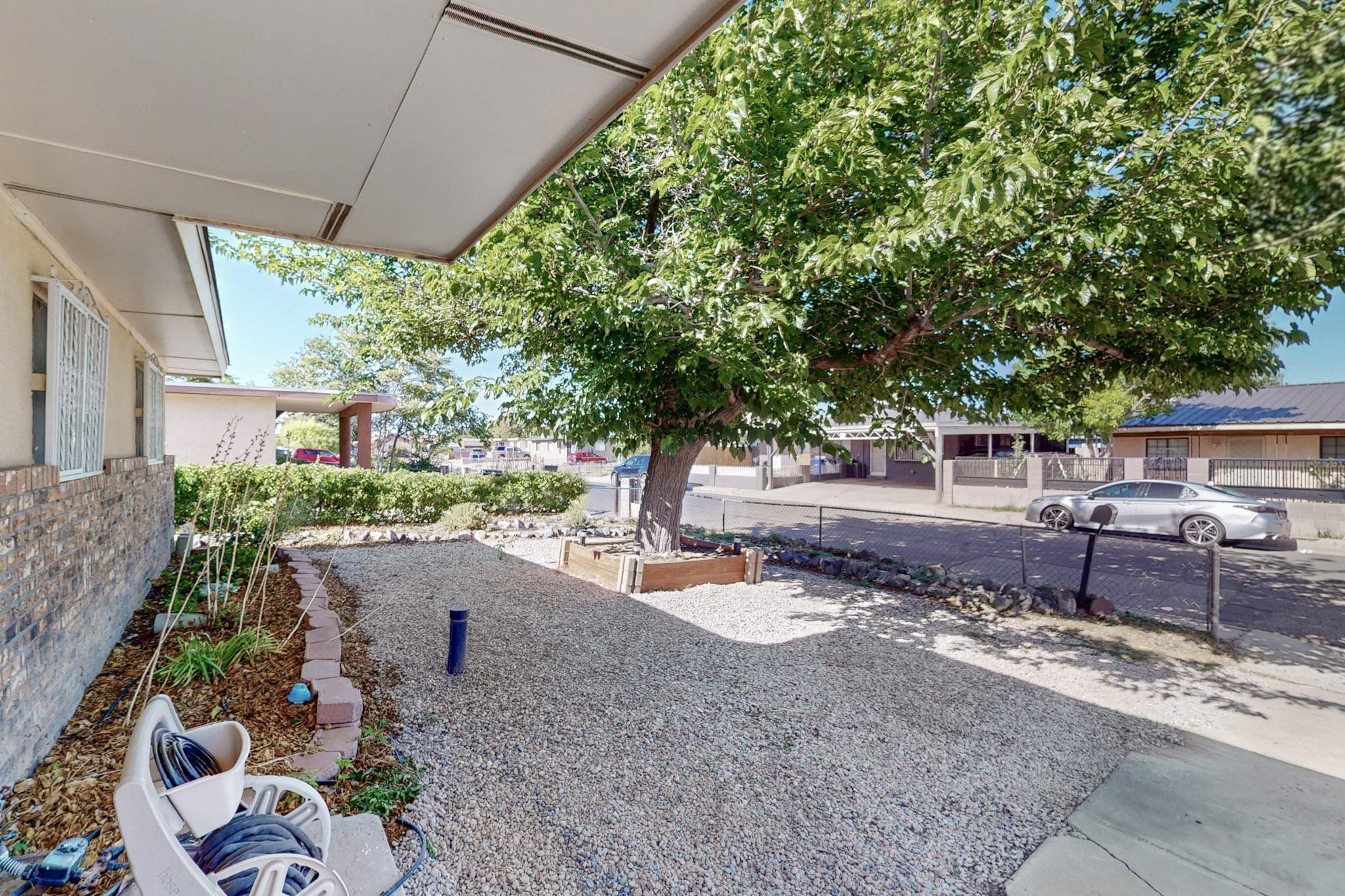 1517 55th Street, Albuquerque, New Mexico image 2