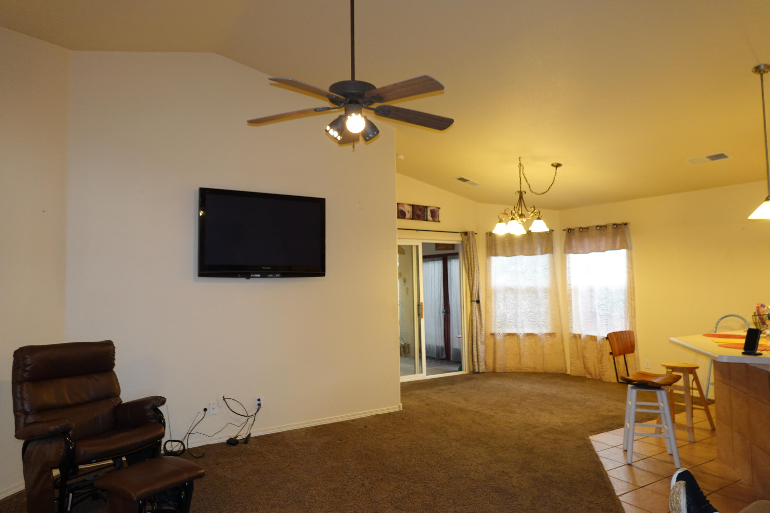 757 Valley Meadows Drive, Rio Rancho, New Mexico image 4