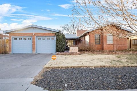 Photo of 1825 Morningside Drive NE, Albuquerque, NM 87110 (MLS # 1095140)