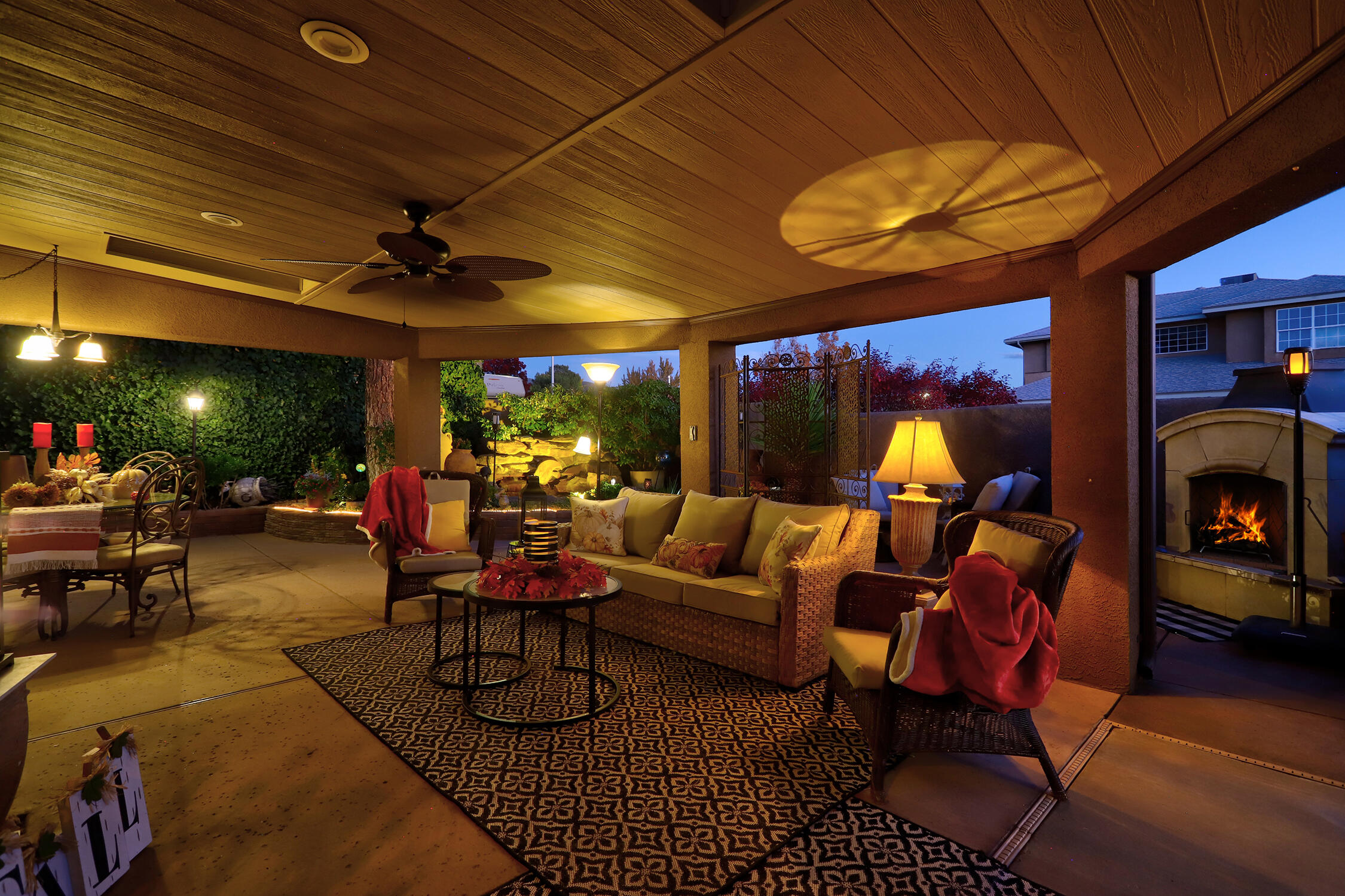 9909 Lorelei Lane NE