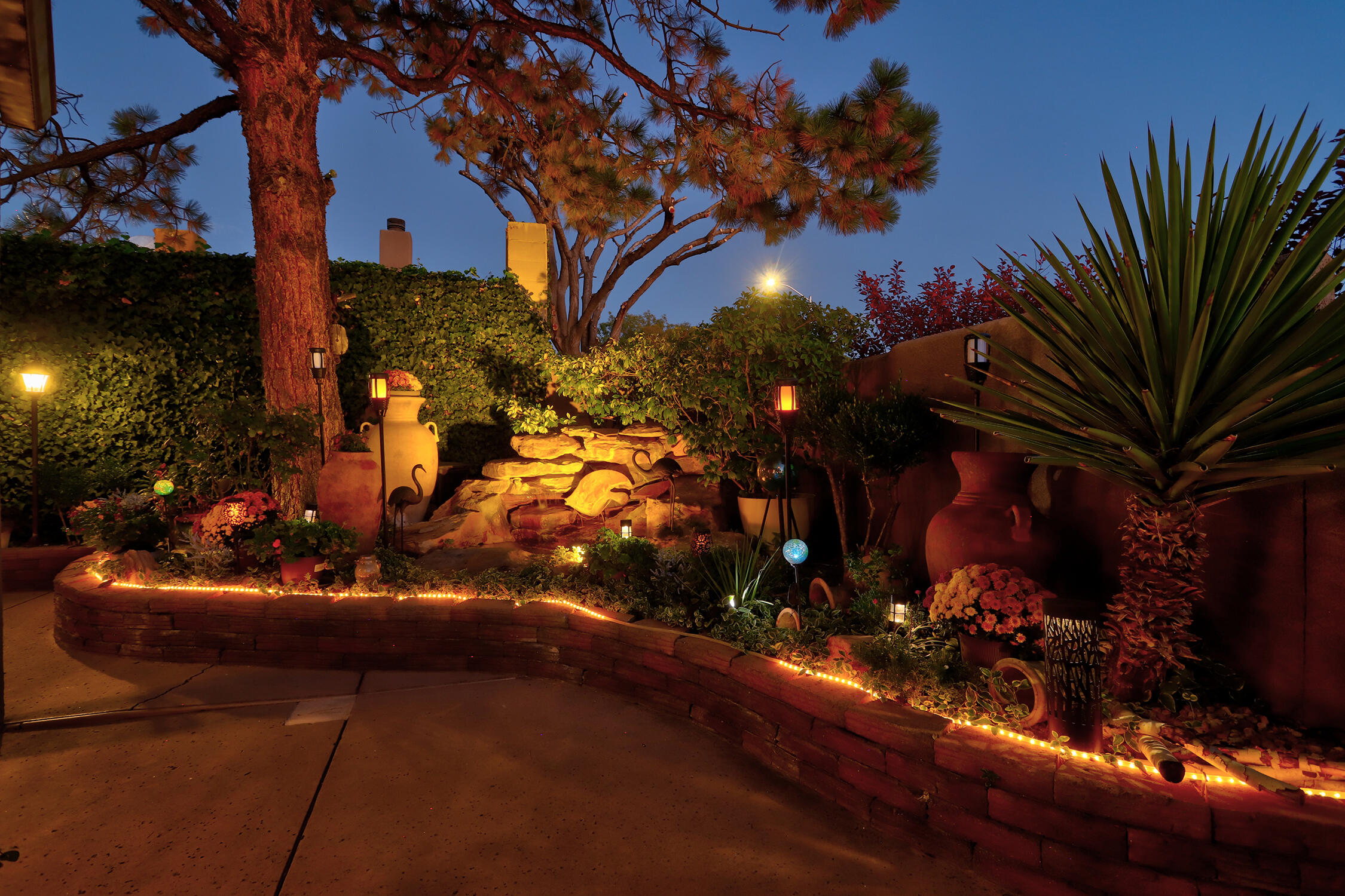 9909 Lorelei Lane NE