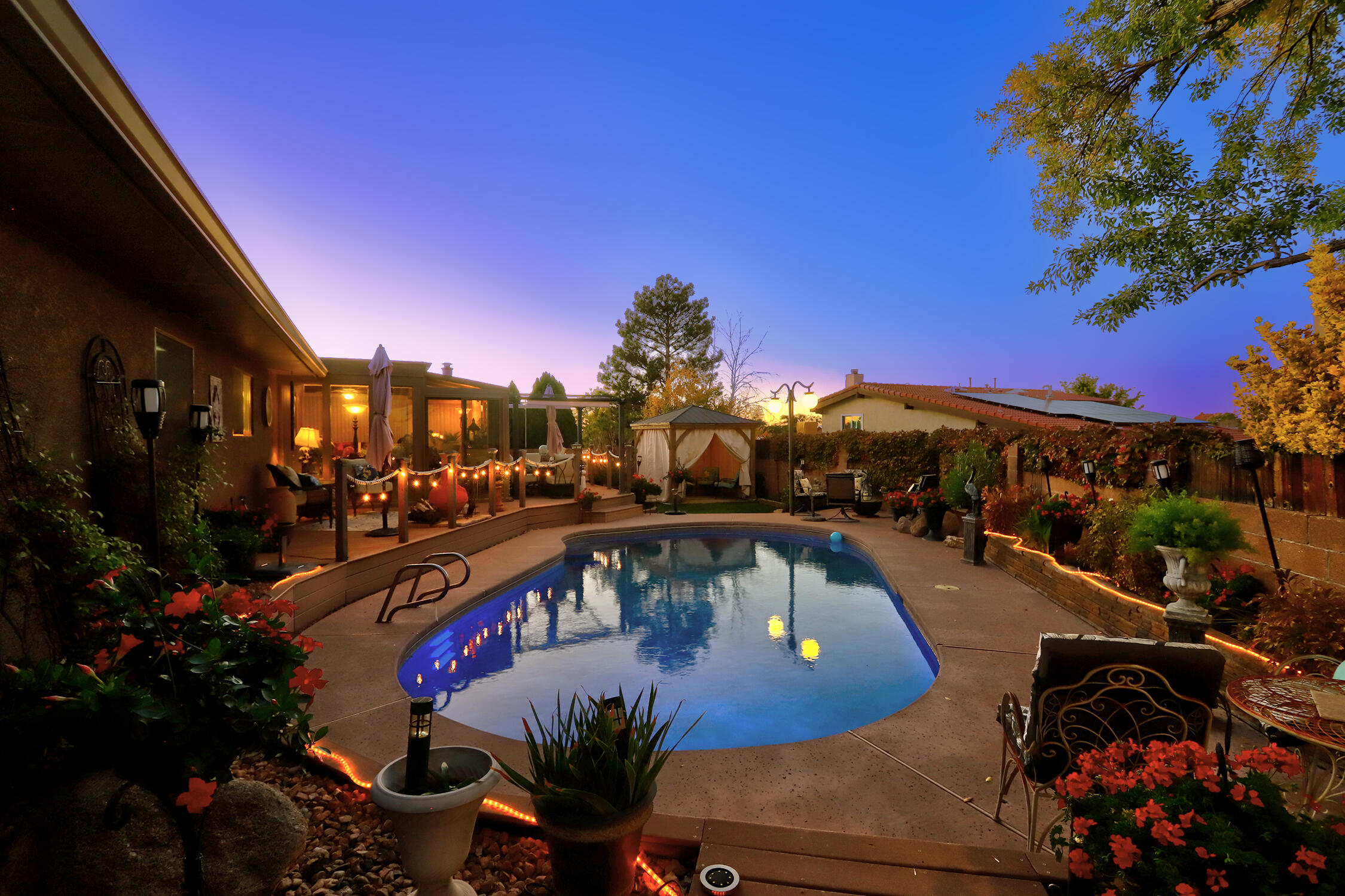 9909 Lorelei Lane NE