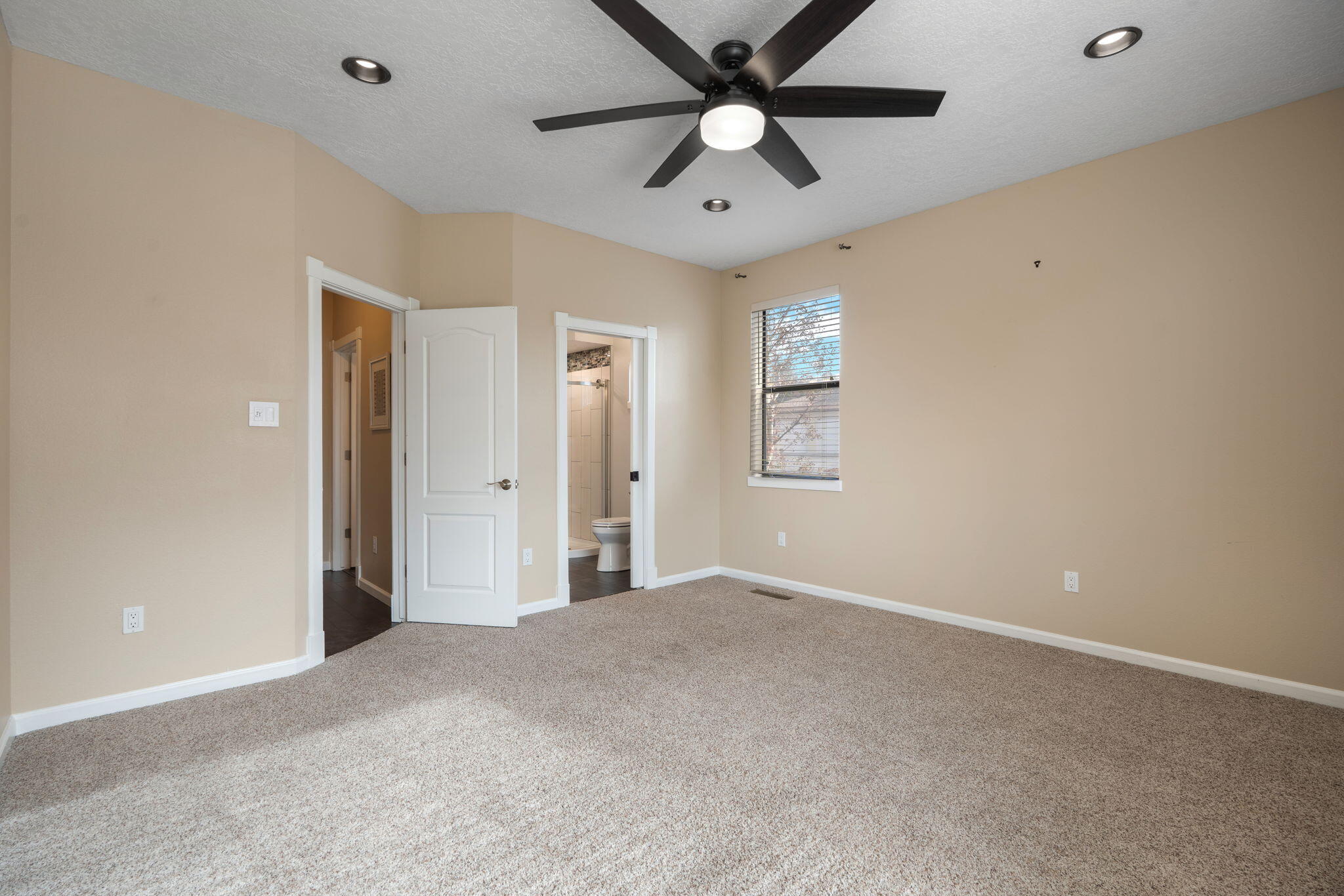 9205 Tanoan Drive NE