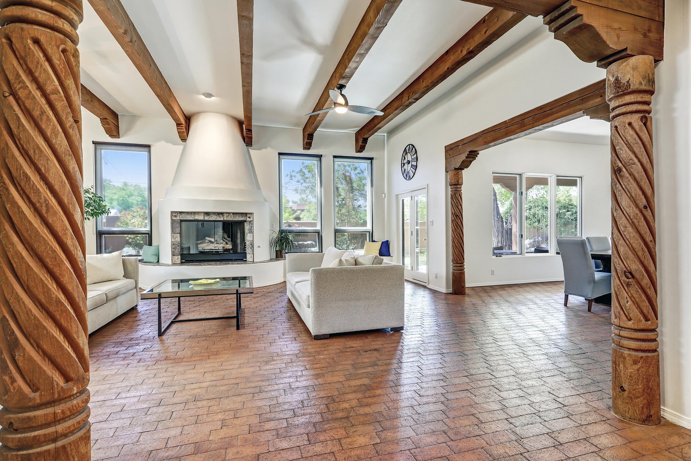 3004 Calle De Alamo NW
