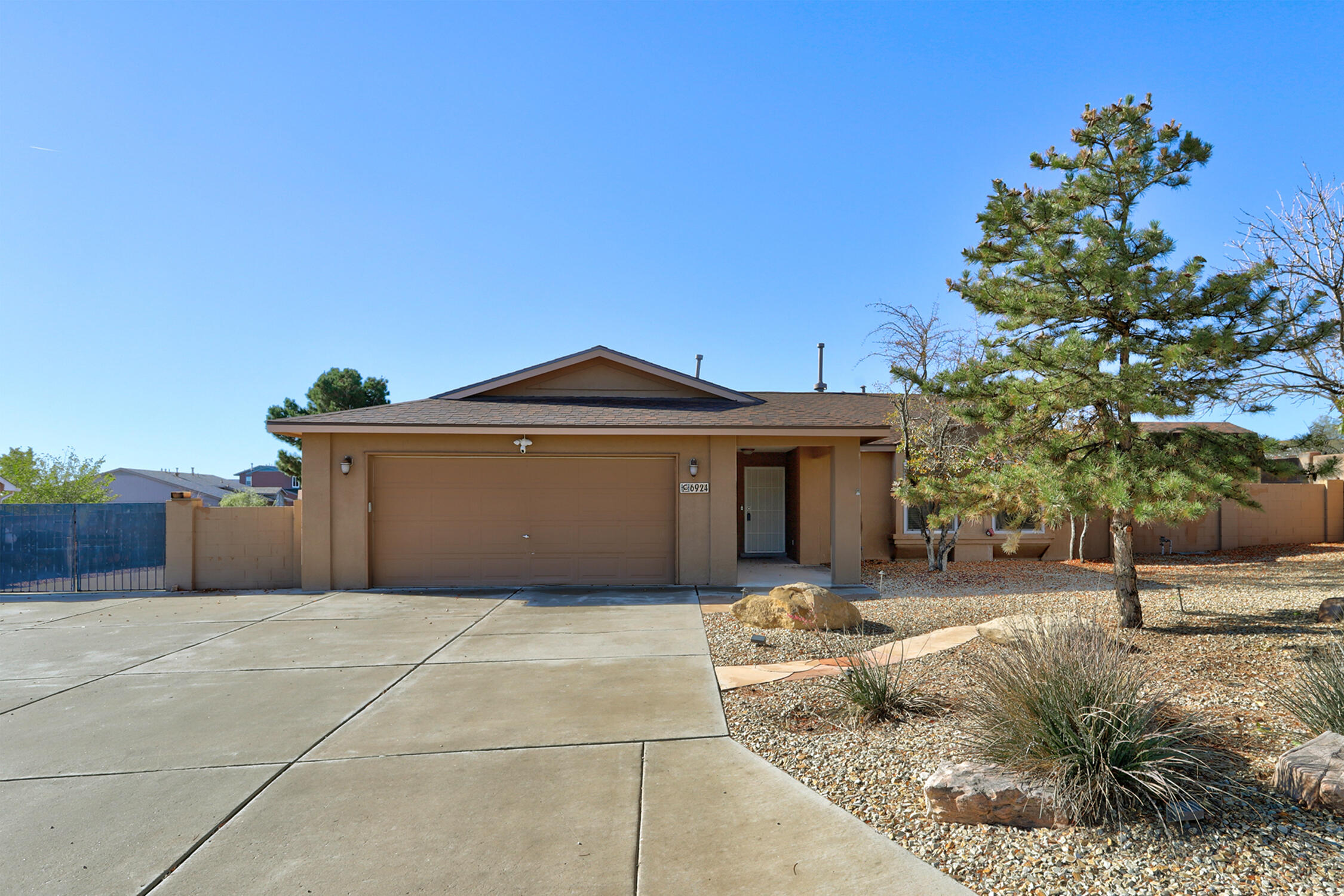 6924 Redondo Peak Road, Rio Rancho, New Mexico image 2