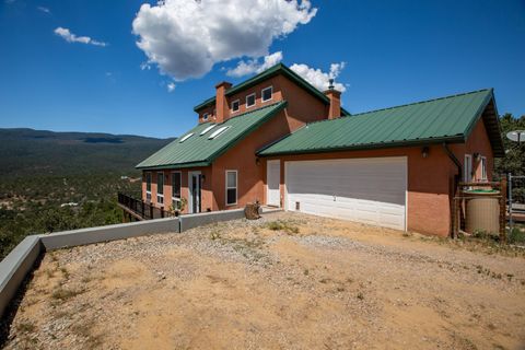 Photo of 40 El Gallo Road, Cedar Crest, NM 87008 (MLS # 1103680)