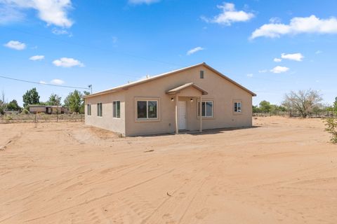 4 RINCON Court Los Lunas NM 87031