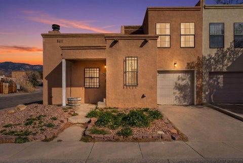 Townhouse For Sale - 836 Knox Court<br/> Albuquerque, NM 87123