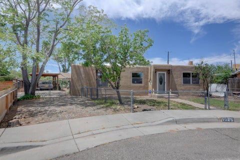 Homes For Sale - 1025 Lynch Court<br/> Albuquerque, NM 87104