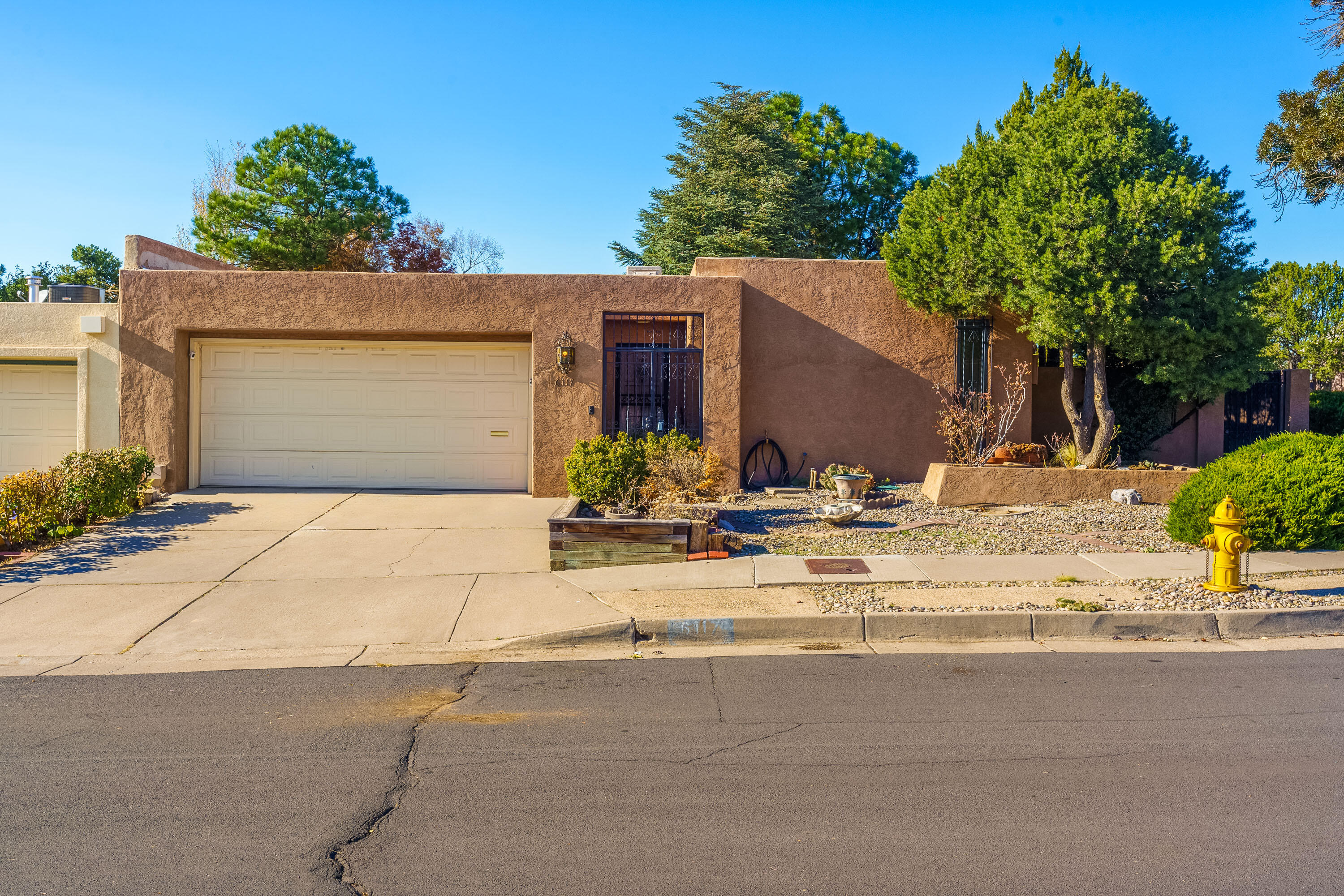 6117 Rio Hondo Drive, Albuquerque, New Mexico image 1