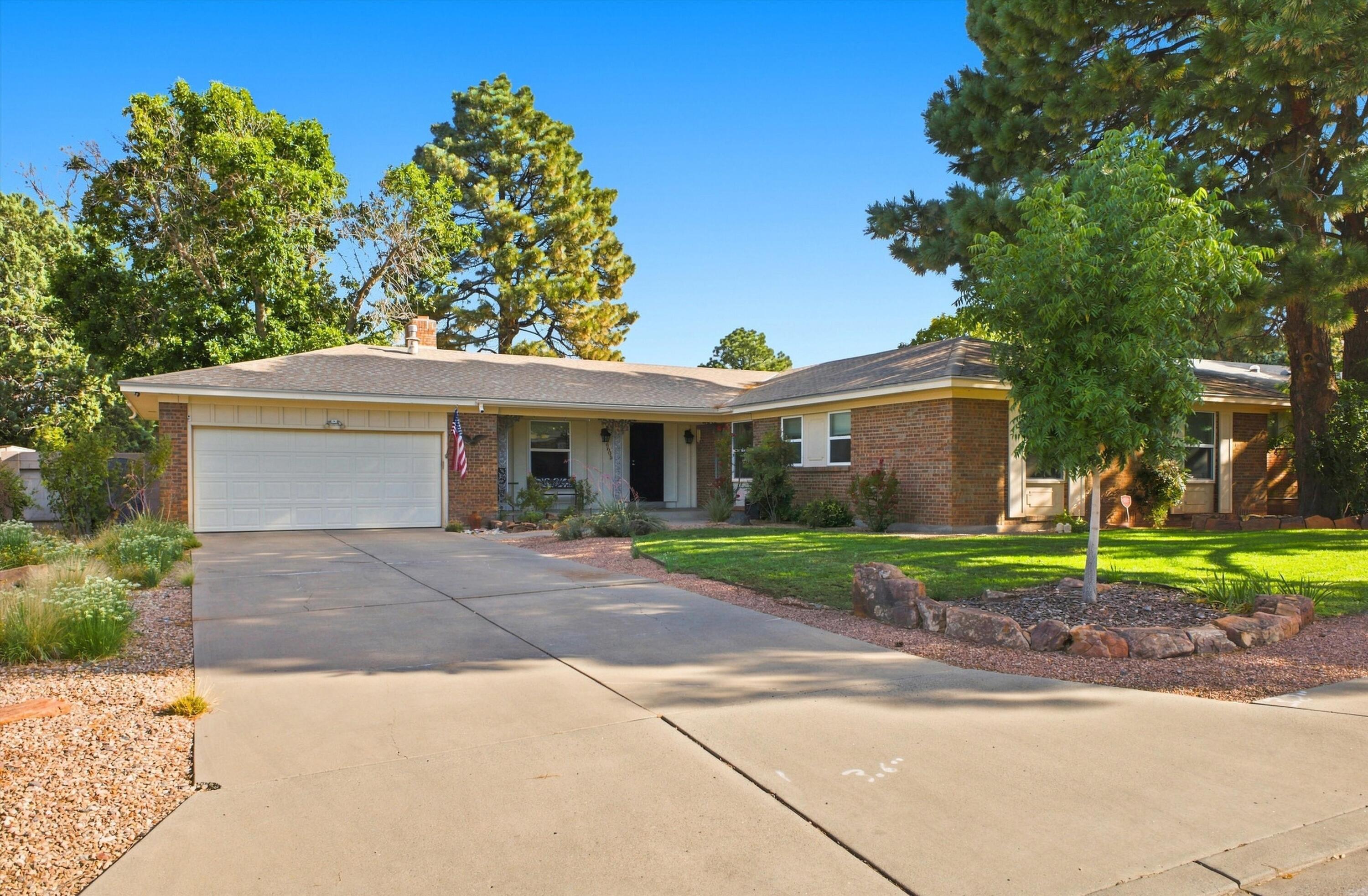 6605 Arroyo Del Oso Avenue NE