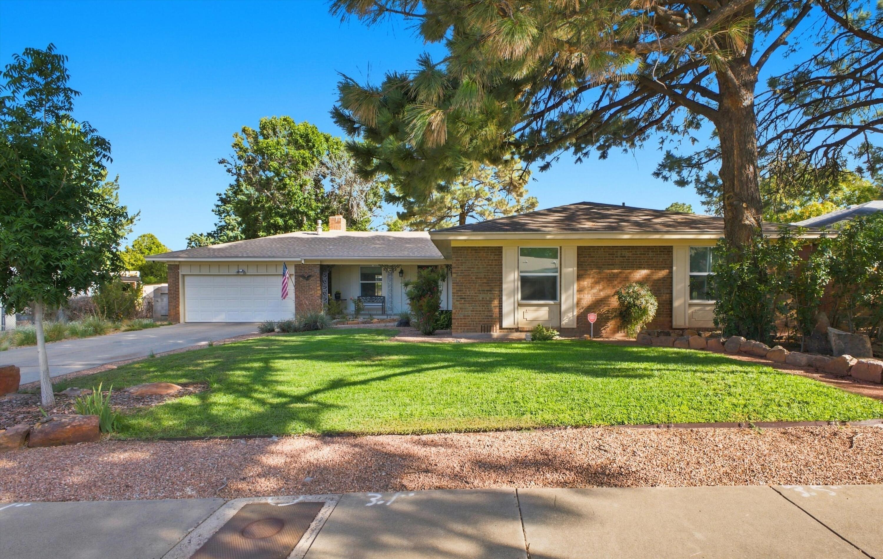 6605 Arroyo Del Oso Avenue NE