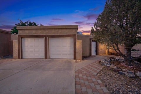 Homes For Sale - 4004 67th Street<br/> Albuquerque, NM 87120