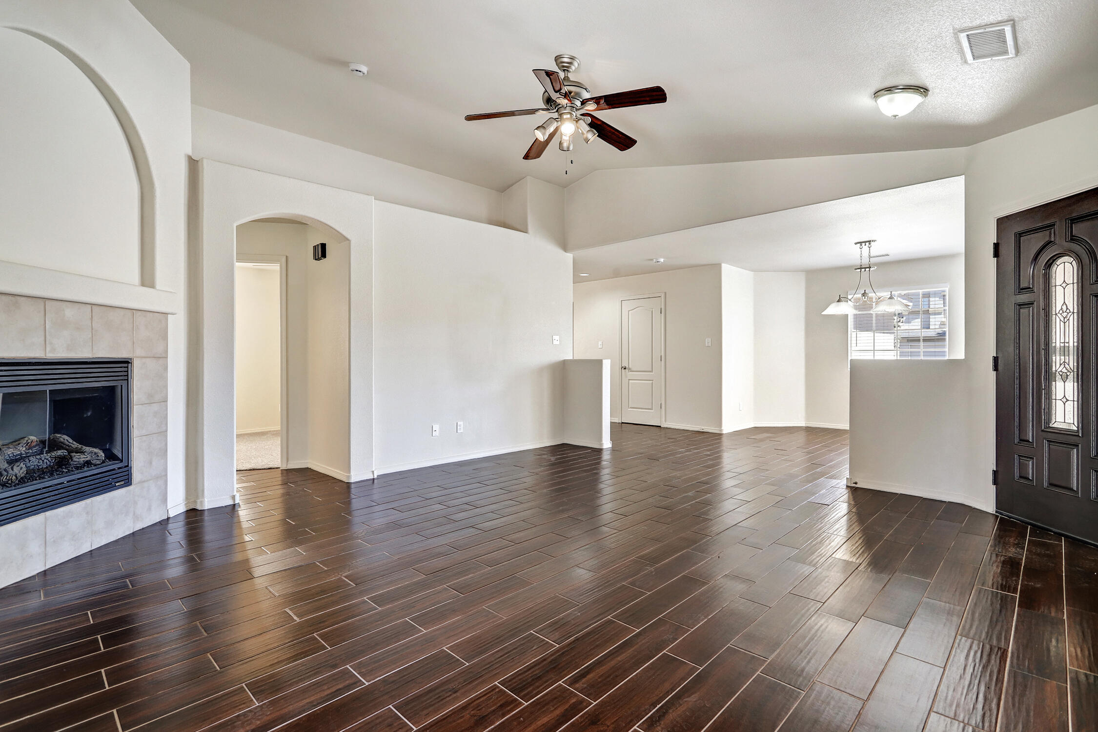 9901 Sunshine Mesa Drive NW