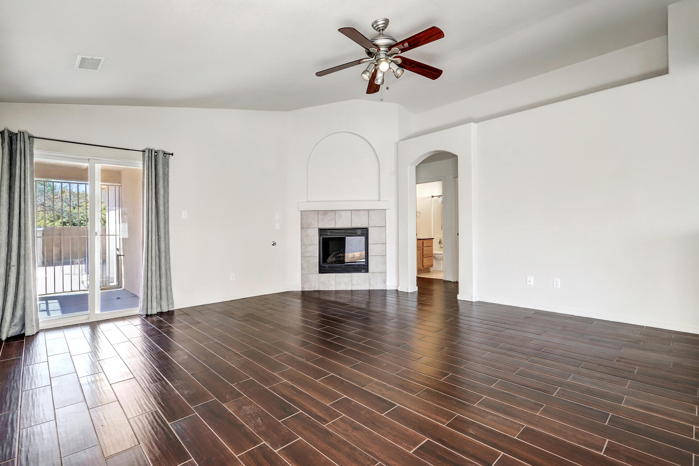 9901 Sunshine Mesa Drive NW