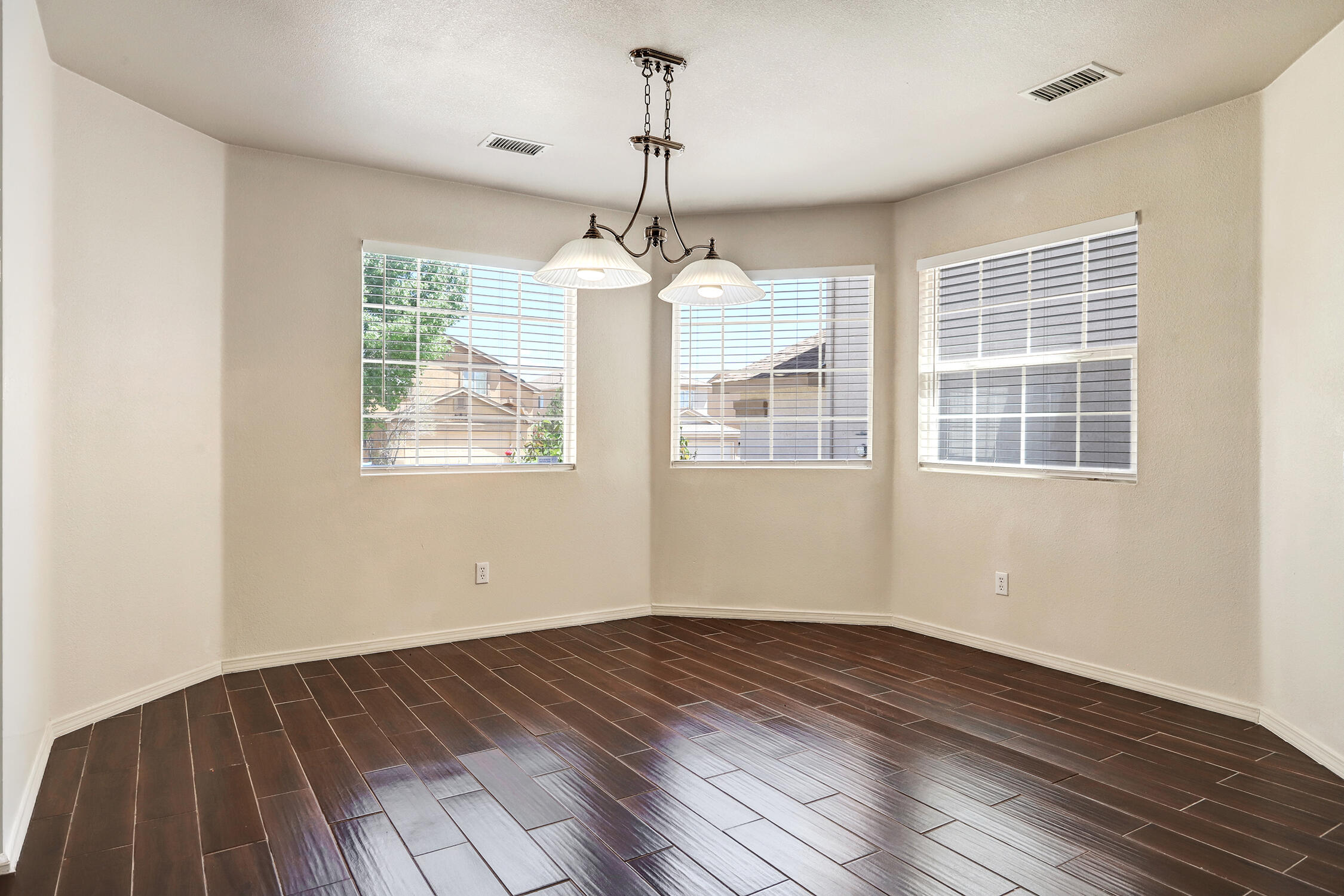 9901 Sunshine Mesa Drive NW