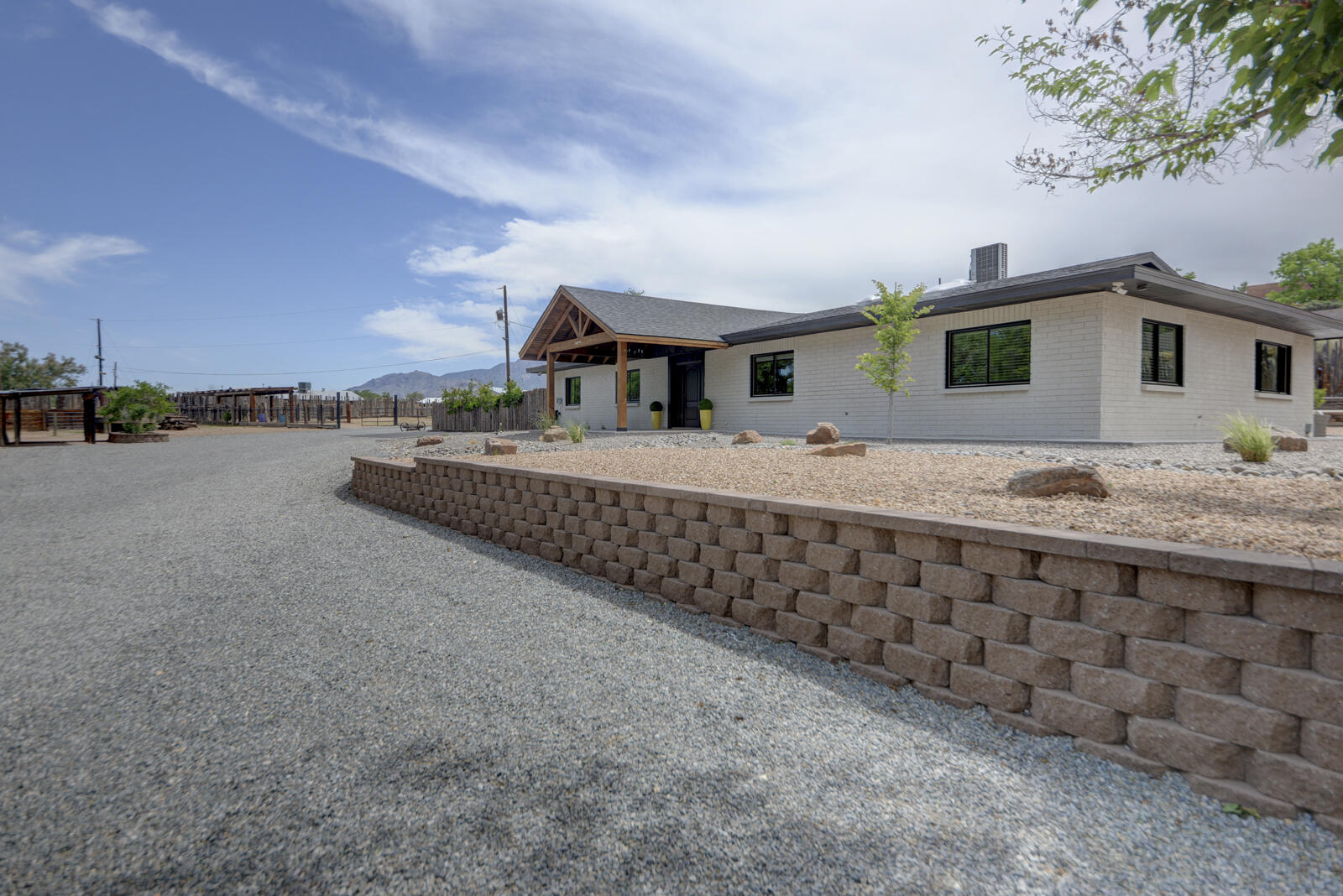 210 Josefita Road NE