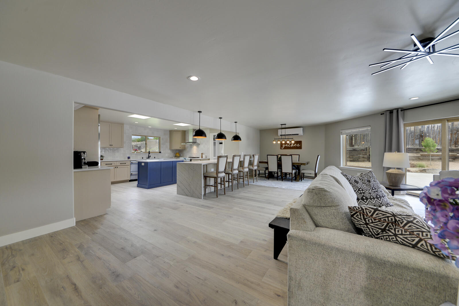 210 Josefita Road NE