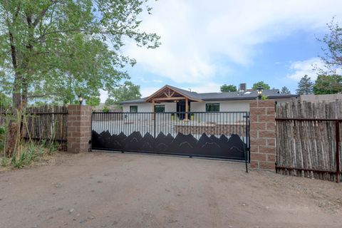 Photo of 210 Josefita Road NE, Albuquerque, NM 87113 (MLS # 1084389)