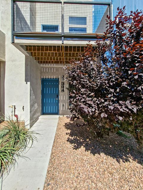 Townhouse For Sale - 304 Titanium Street<br/> Albuquerque, NM 87102
