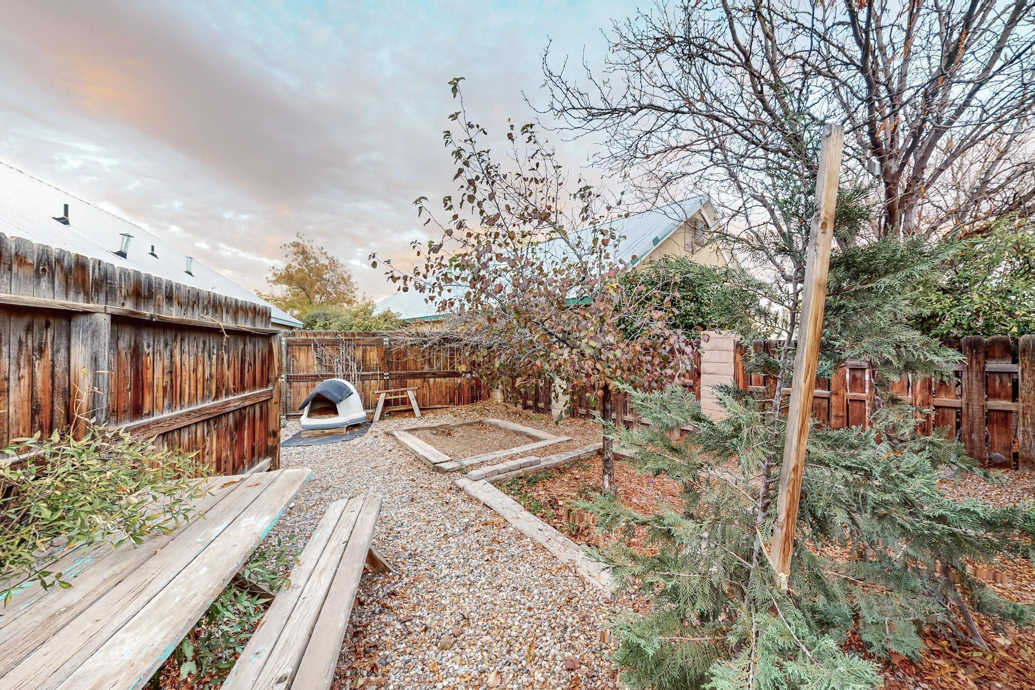 320 La Chamisal Lane, Los Ranchos, New Mexico image 42