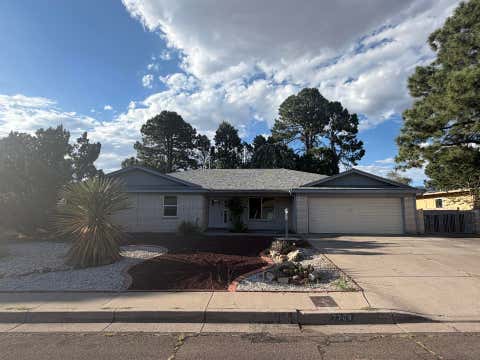 Photo of 7709 Summer Avenue NE, Albuquerque, NM 87110 (MLS # 1109661)