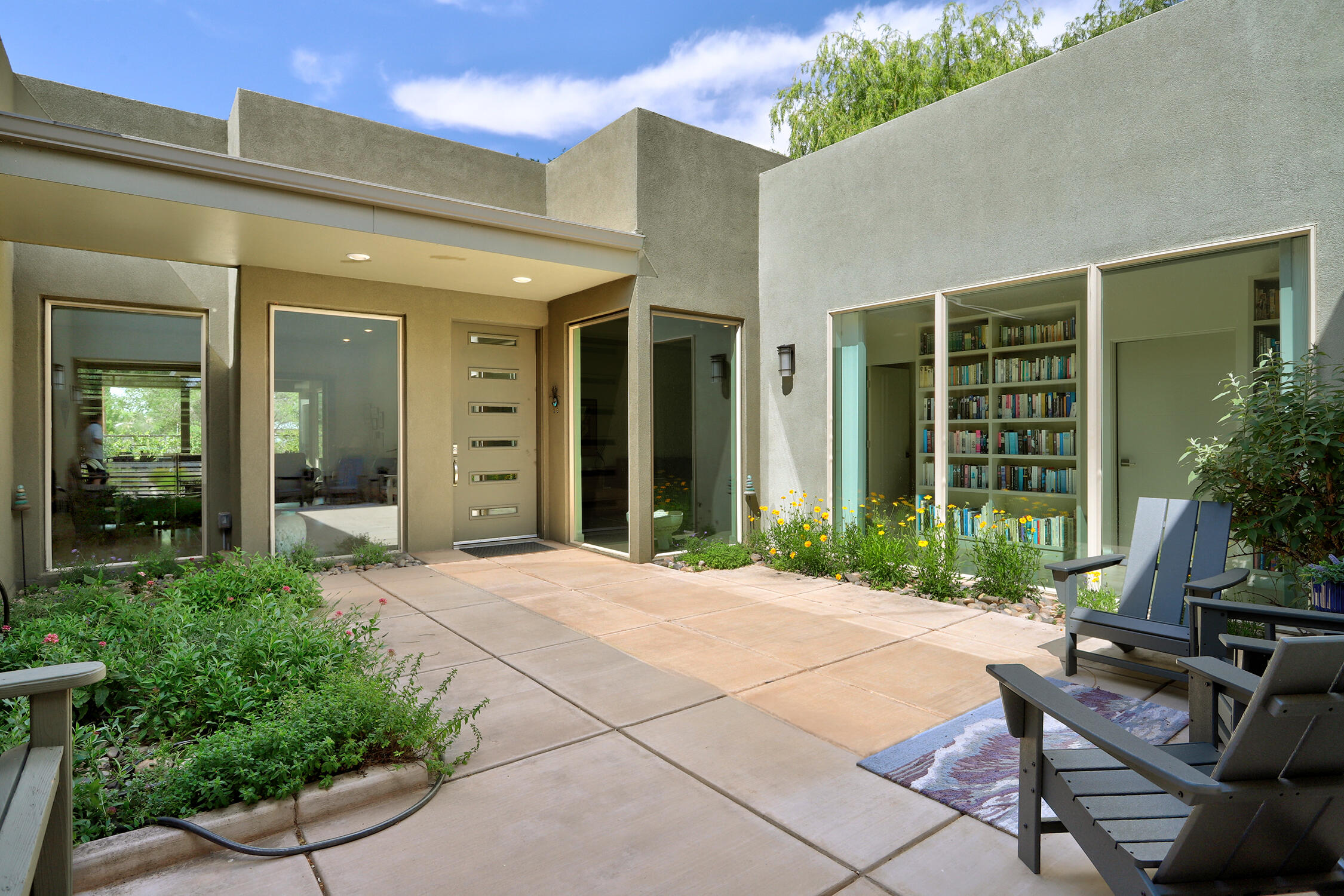 1083 W Ella Drive