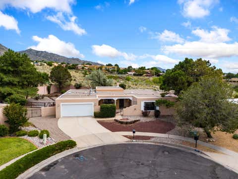 Homes For Sale - 1900 Circulo Del Monte<br/> Albuquerque, NM 87112