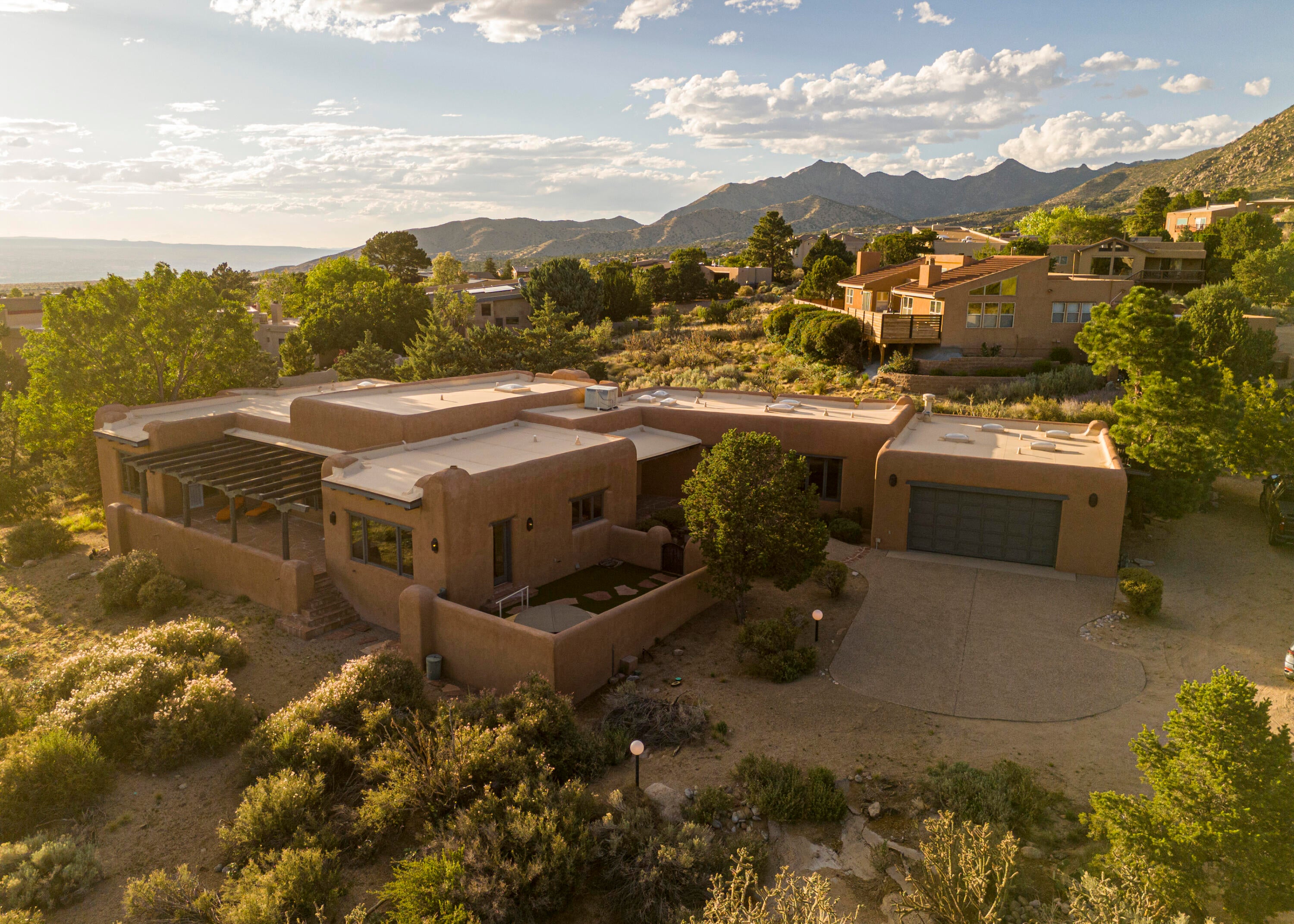 72 Pinon Hill Place NE