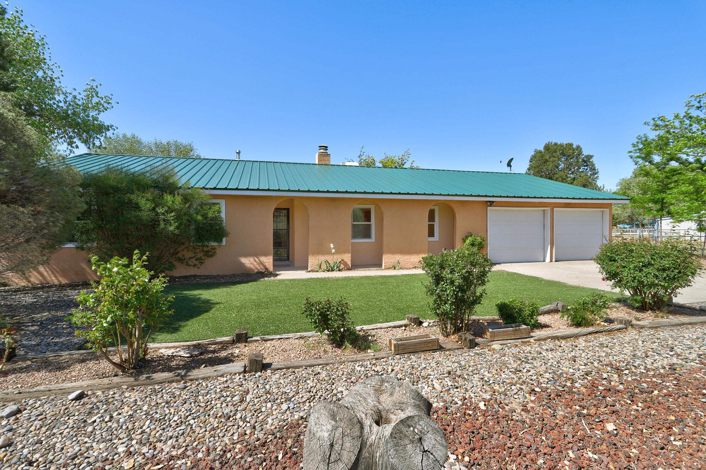 8 Avenida Alegre, Los Lunas, New Mexico image 1