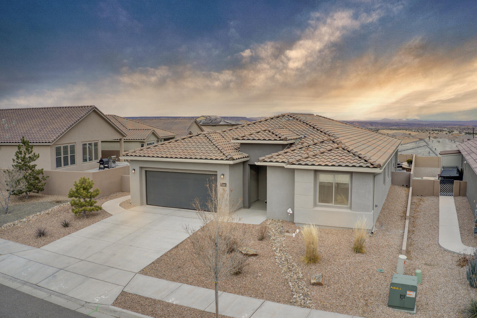 2768 Kings Canyon Loop NE