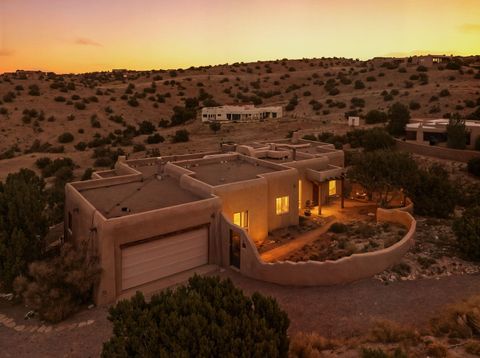 Photo of 25 ASPEN Road, Placitas, NM 87043 (MLS # 1092222)