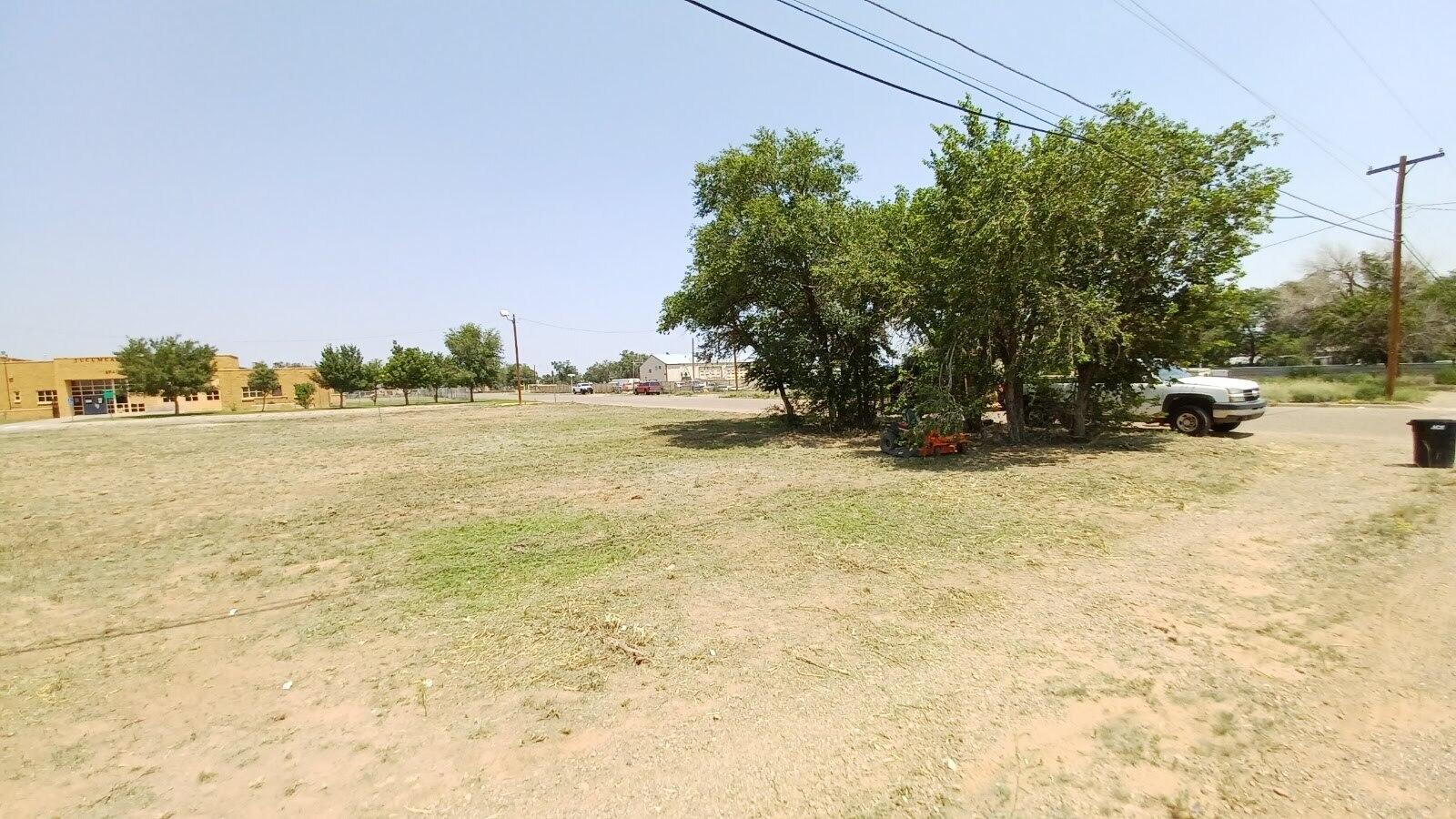 924 E LAUGHLIN Avenue