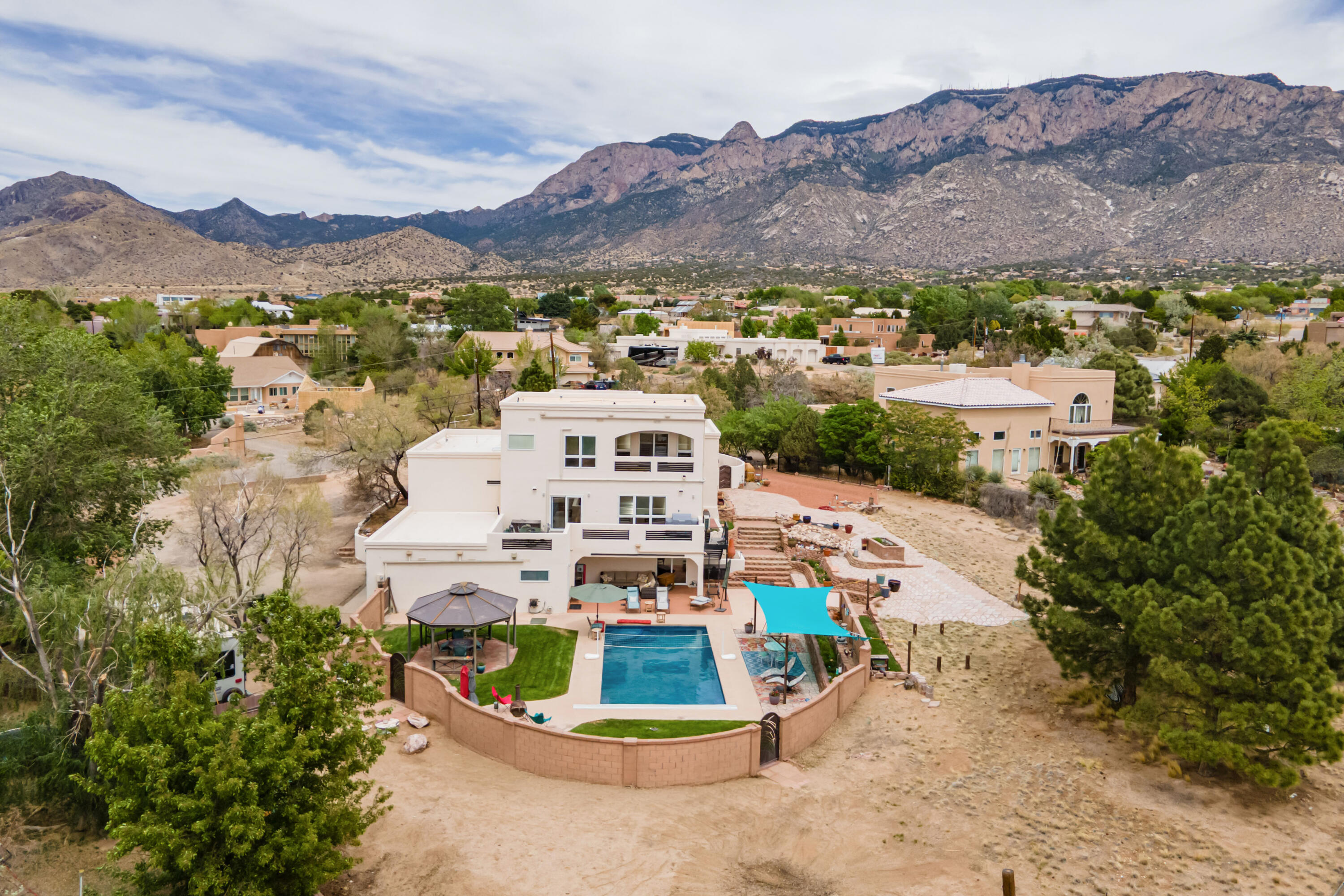 11402 Oakland Avenue NE