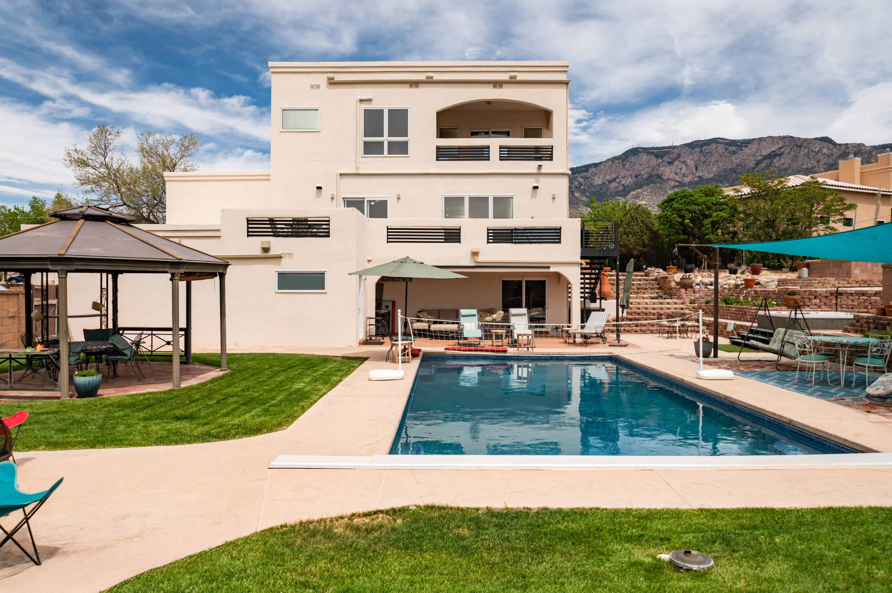 11402 Oakland Avenue NE