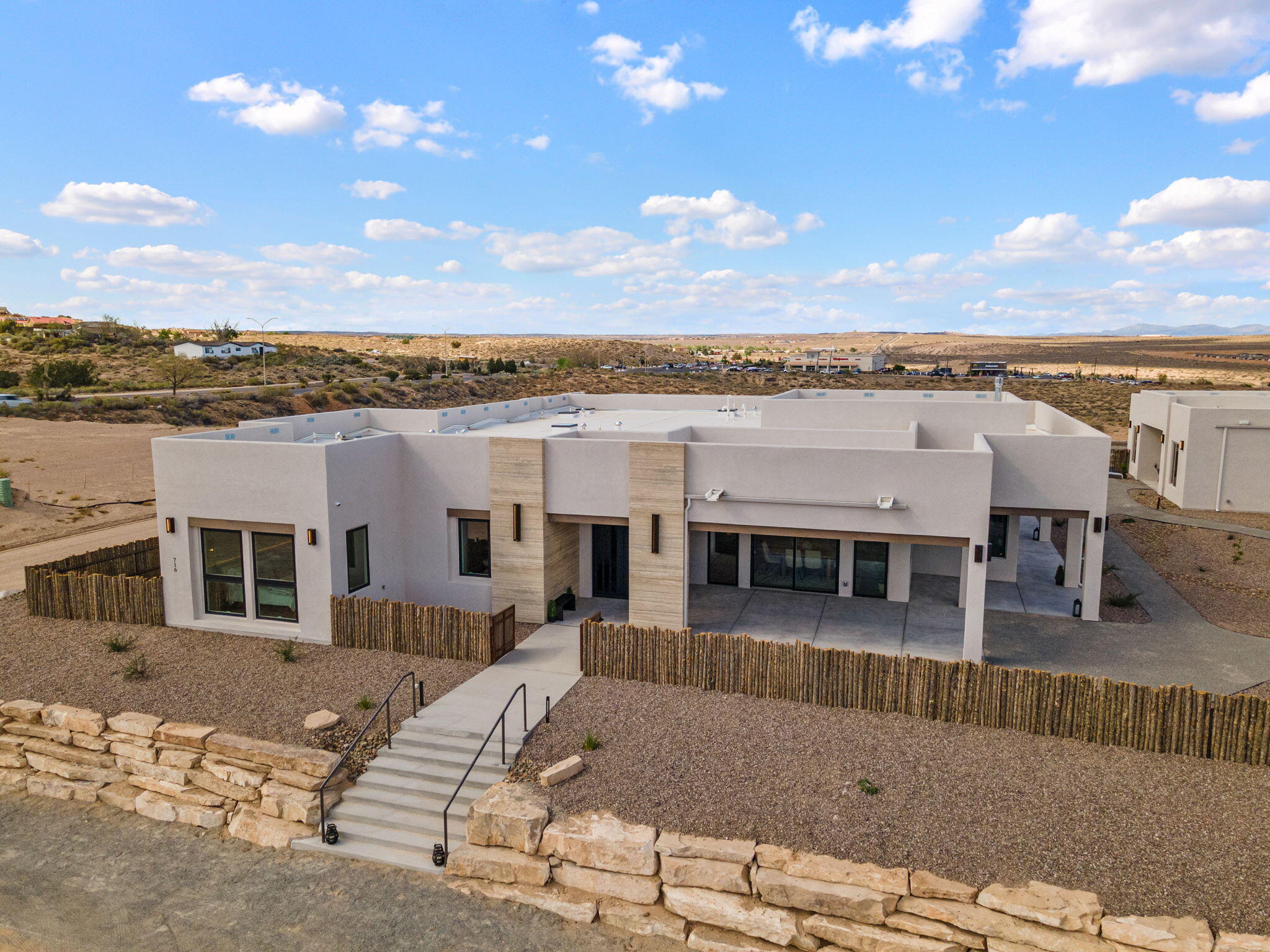 716 Colorado Mountain Road NE