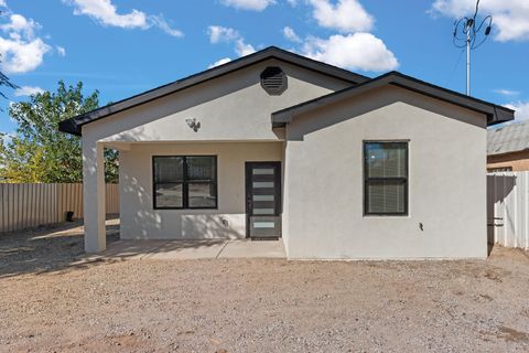 Photo of 1509 JESUS Street SE, Albuquerque, NM 87102 (MLS # 1092362)