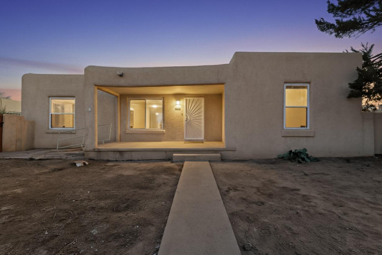 1124 La Poblana Road NW