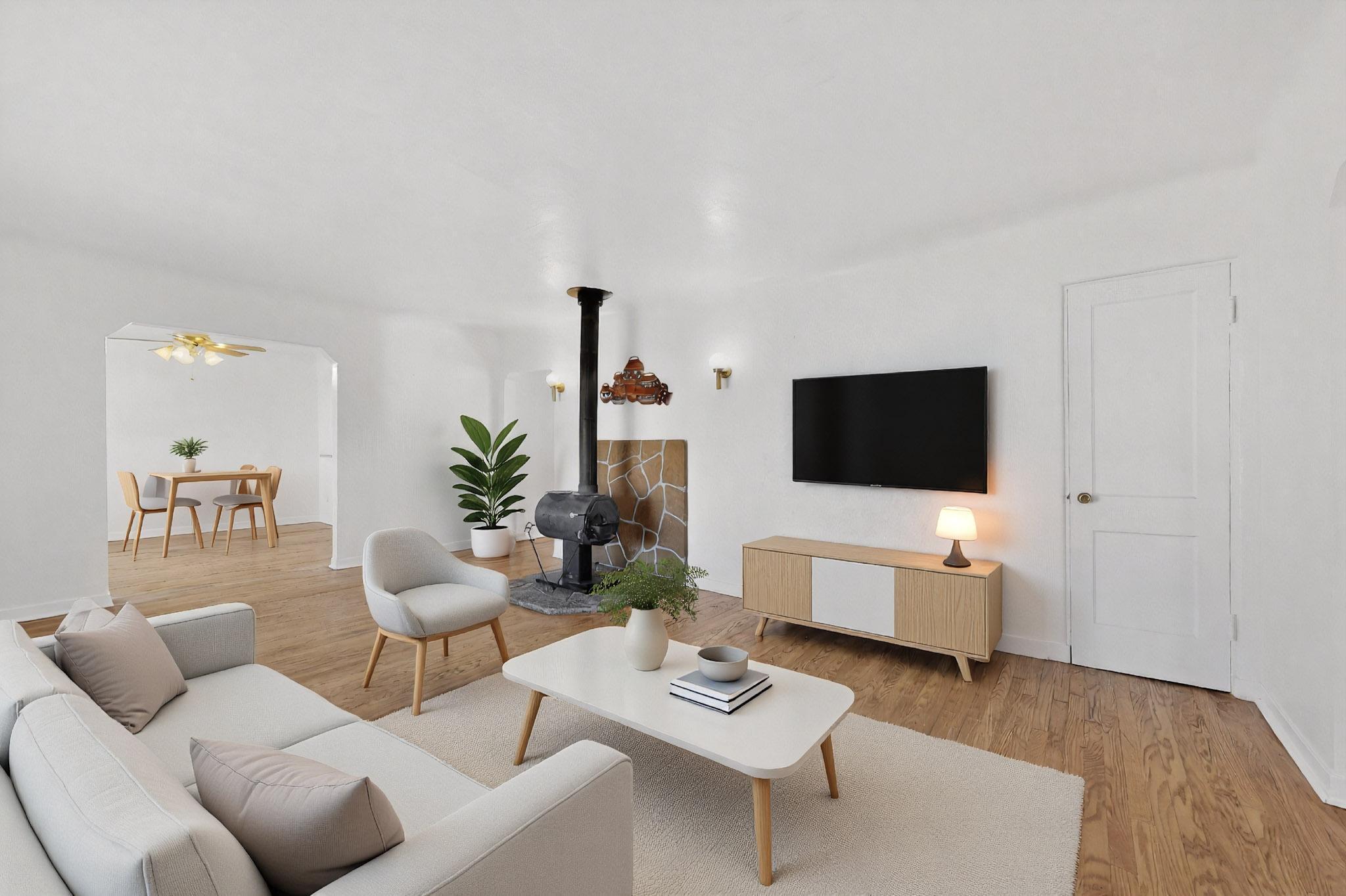 1124 La Poblana Road NW