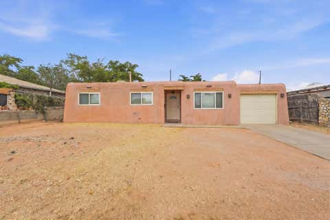 Photo of 606 Grace Street NE, Albuquerque, NM 87123 (MLS # 1104990)