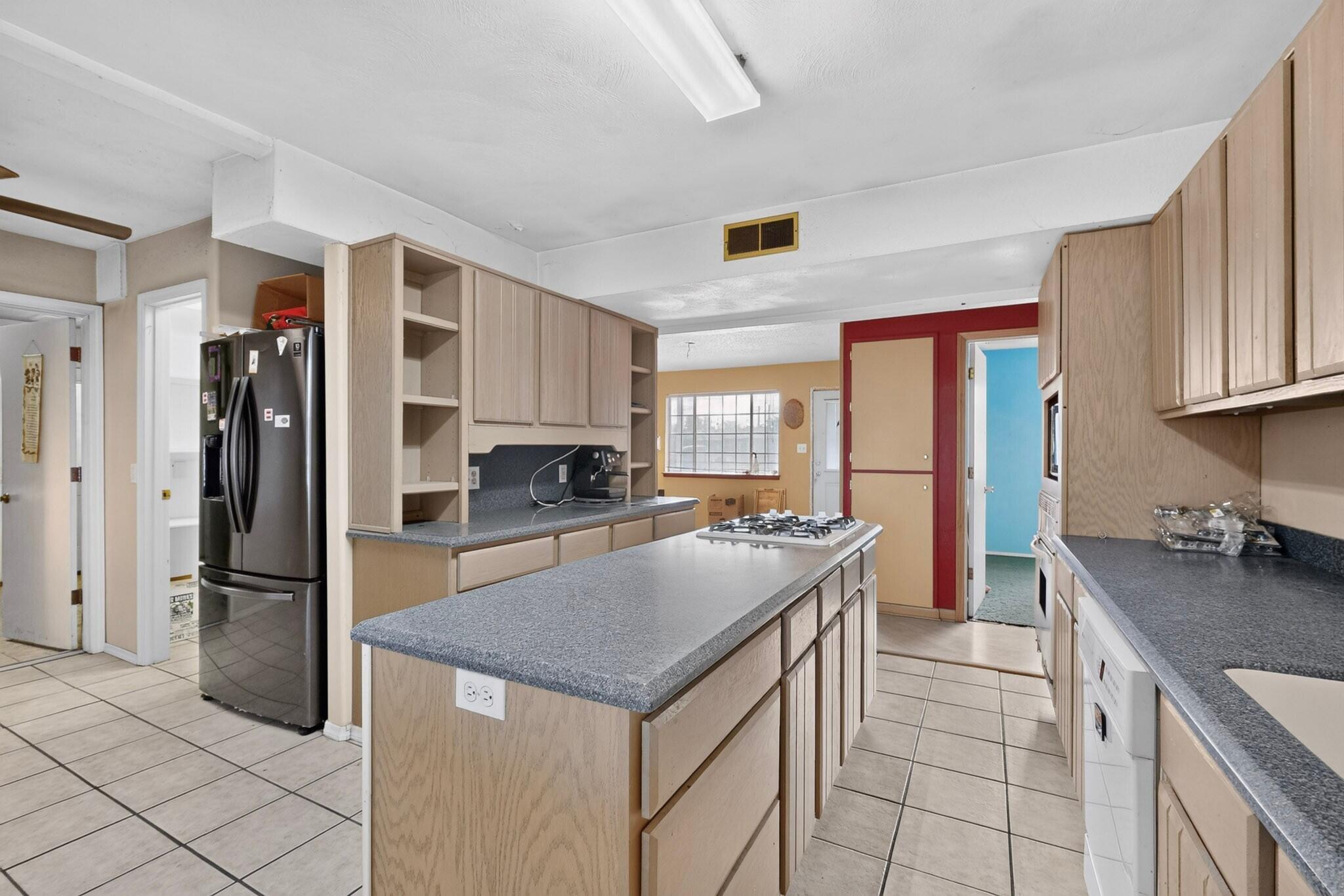 1439 S Loma Hermosa Court NW
