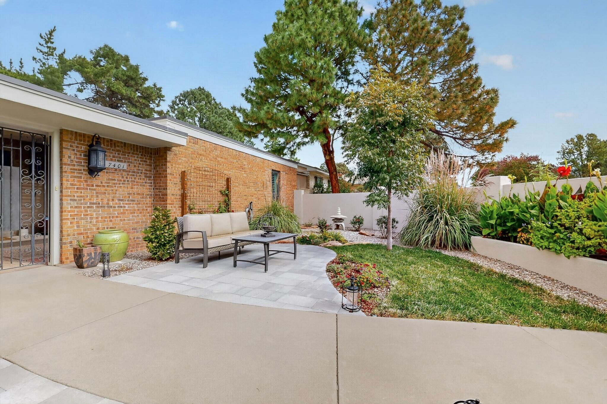 7401 Arroyo Del Oso Avenue NE