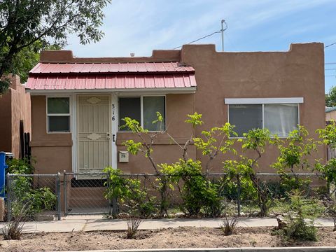 Photo of 316 9th Street SW, Albuquerque, NM 87102 (MLS # 1103621)
