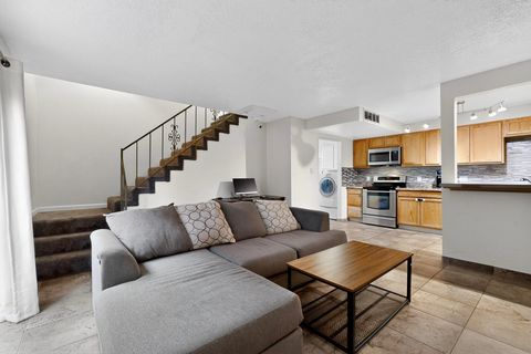 Photo of 8333 Comanche Road NE #16-C, Albuquerque, NM 87110 (MLS # 1092905)