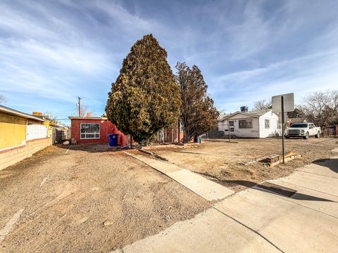 Photo of 4713 Gibson Boulevard SE, Albuquerque, NM 87108 (MLS # 1096891)