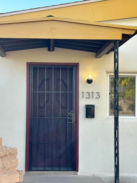 Photo of 1313 15th Street NW, Albuquerque, NM 87104 (MLS # 1095375)