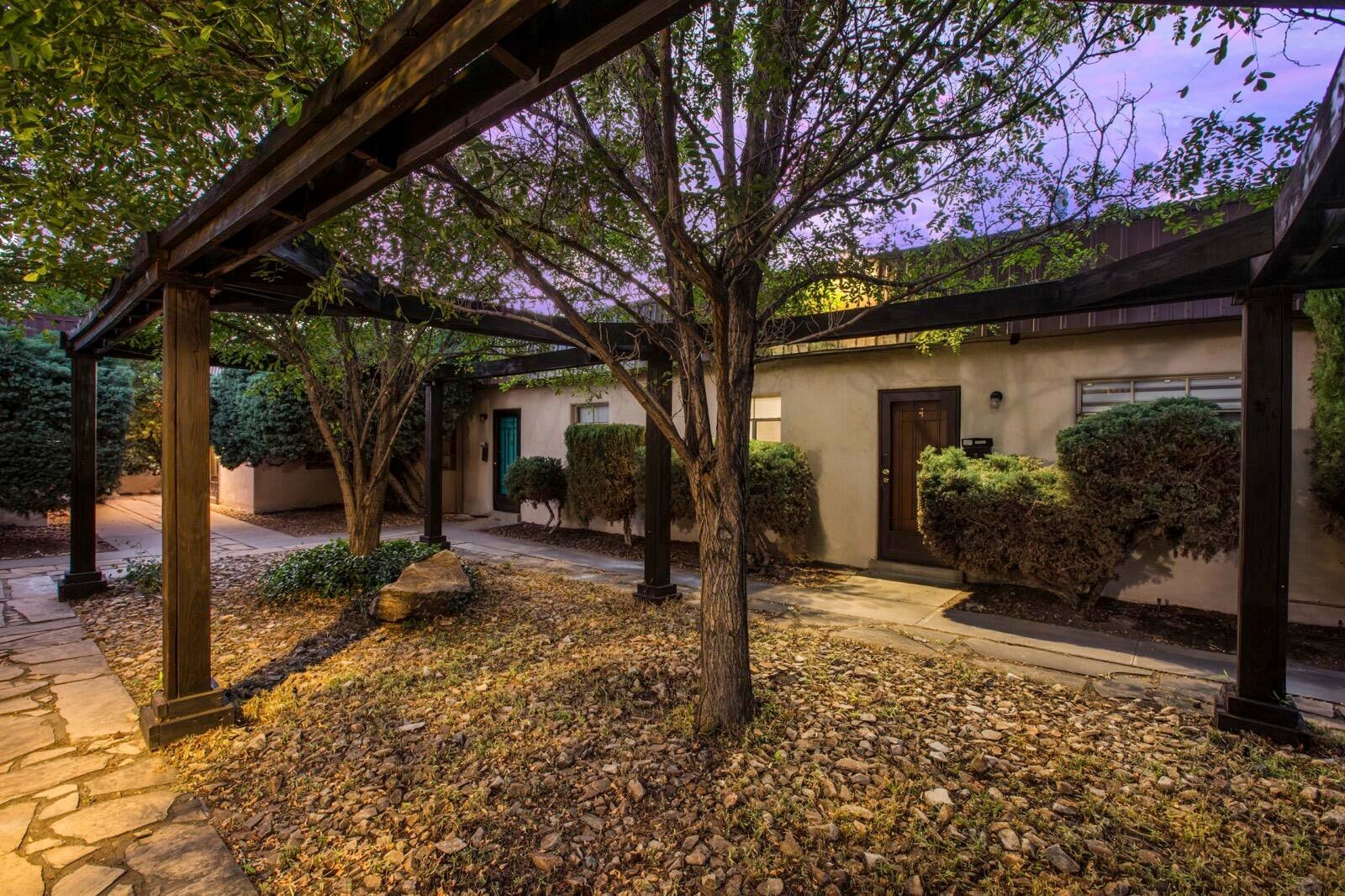 533 Valencia Drive SE