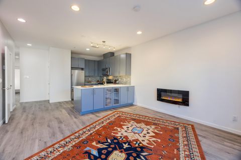 Photo of 201 Aliso Drive SE #APT 9, Albuquerque, NM 87108 (MLS # 1095677)