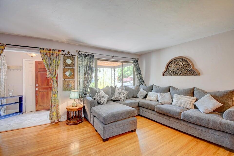 709 Ortiz Drive, Albuquerque, New Mexico image 5